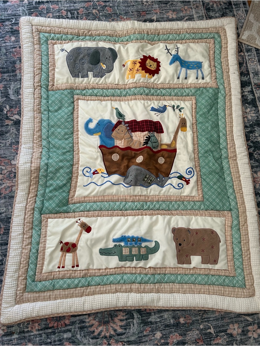 Noah's Ark Appliqué Baby Quilt - Green & Cream